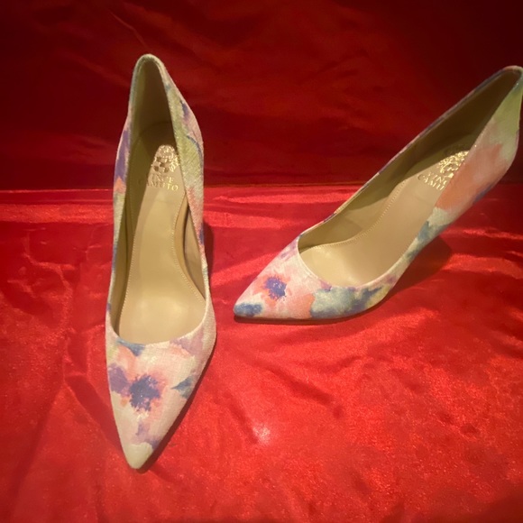 Vince Camuto Heels - Picture 3 of 3